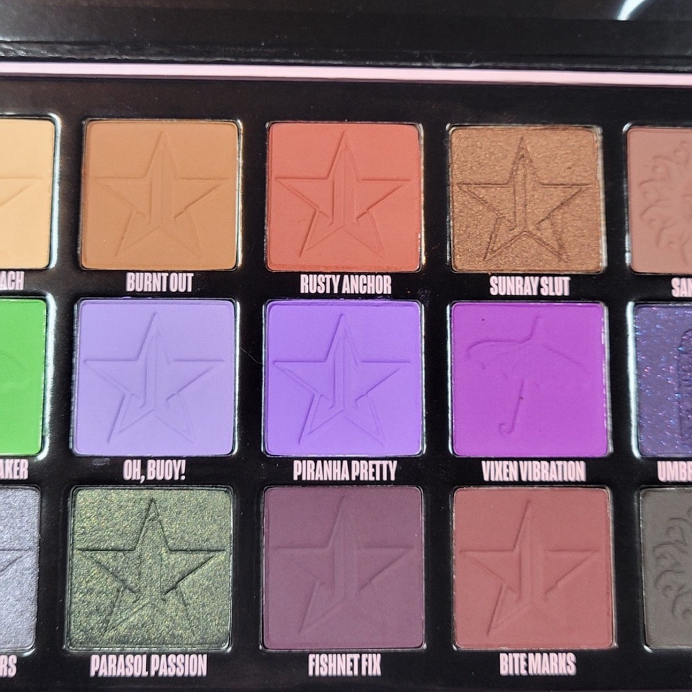 Jeffree Star Gothic Beach Eyeshadow Palette - Picture 4 of 5